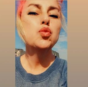 Meet your Posher, Lyne